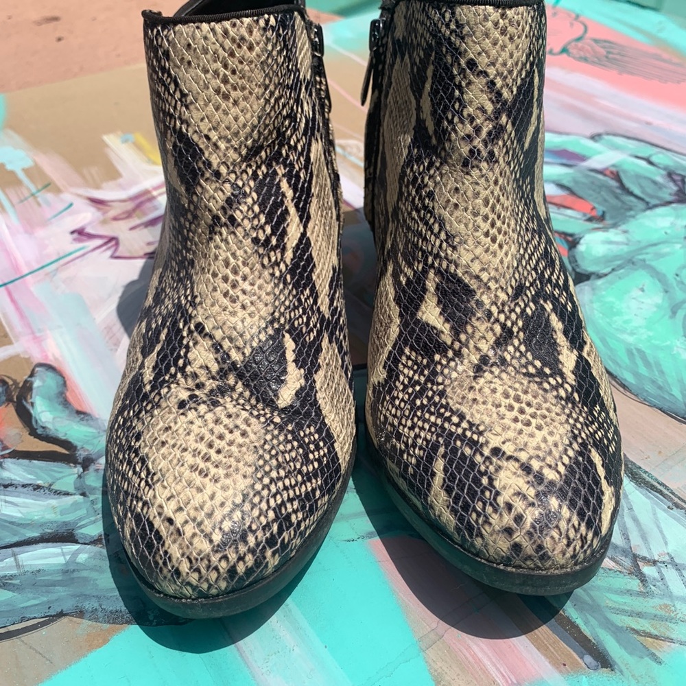 SAM EDELMAN snakeskin snake print ankle booties boots size 8 leather embossed - Picture 9 of 12